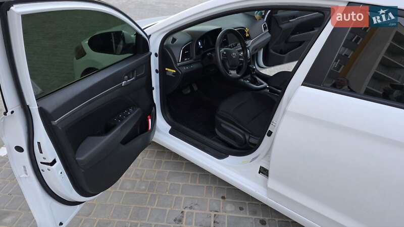 Hyundai Elantra 2017