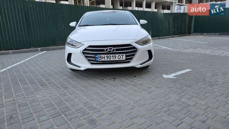 Hyundai Elantra 2017