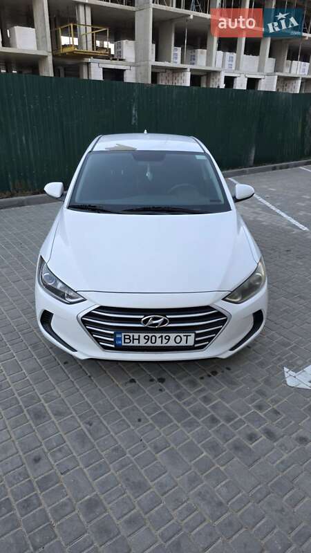 Hyundai Elantra 2017