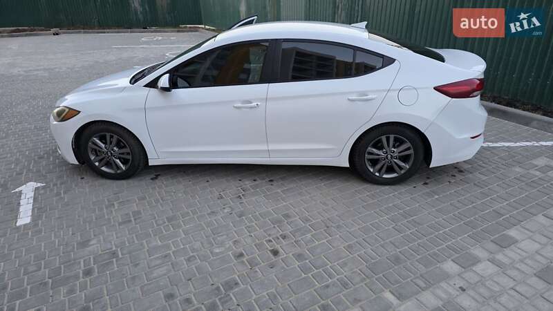 Hyundai Elantra 2017