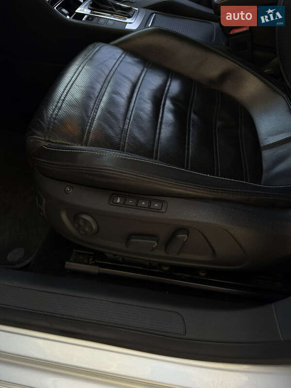 Volkswagen CC / Passat CC 2011