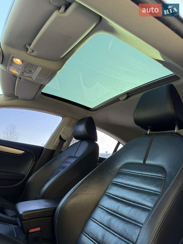 Volkswagen CC / Passat CC 2011