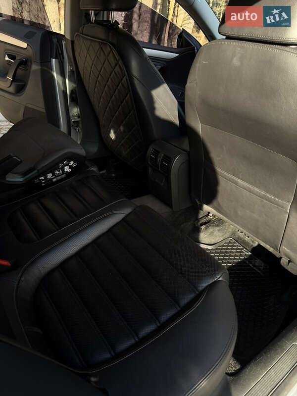 Volkswagen CC / Passat CC 2011