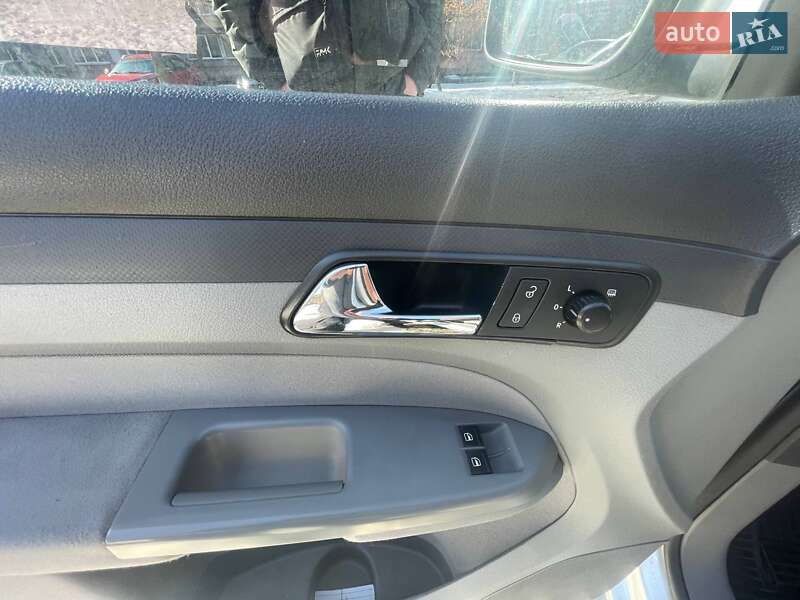 Volkswagen Caddy 2009