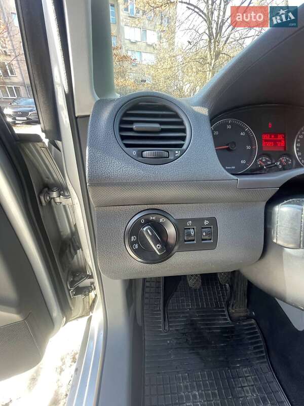 Volkswagen Caddy 2009