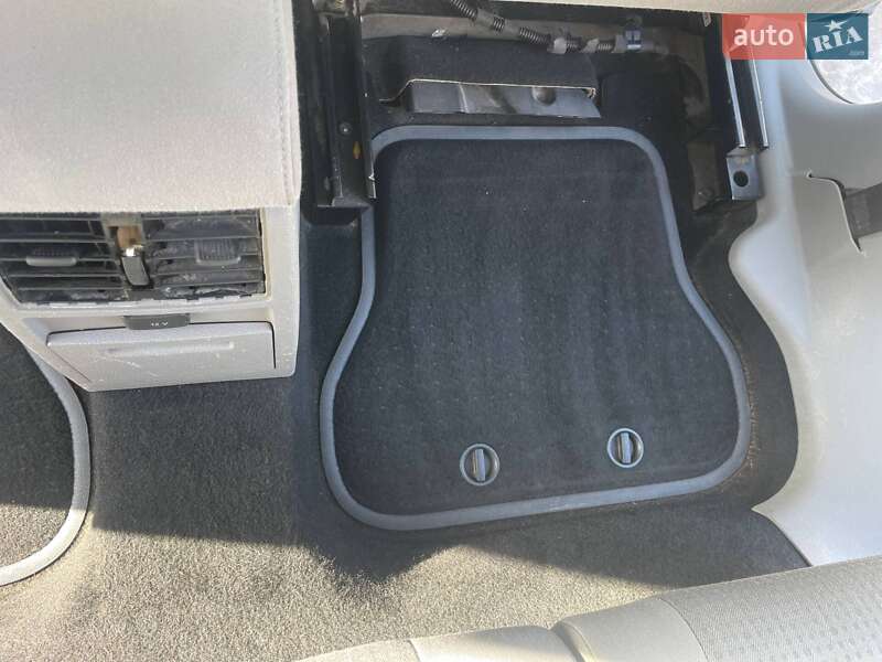 Volkswagen Caddy 2009