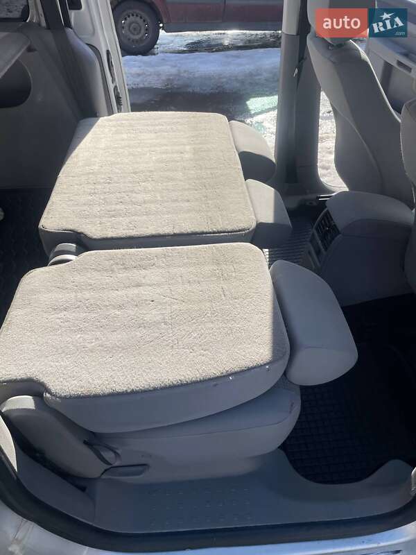 Volkswagen Caddy 2009