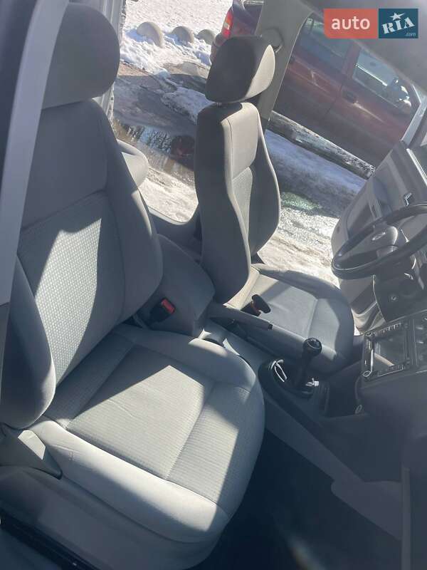 Volkswagen Caddy 2009