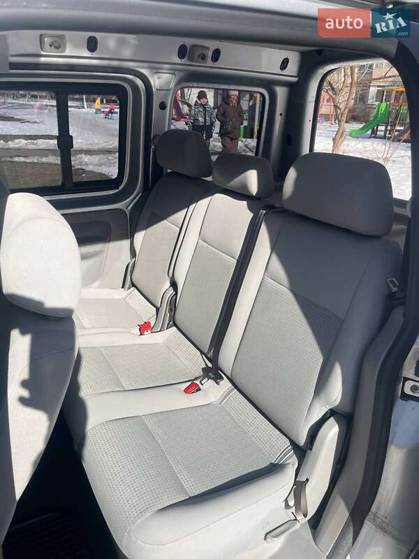 Volkswagen Caddy 2009