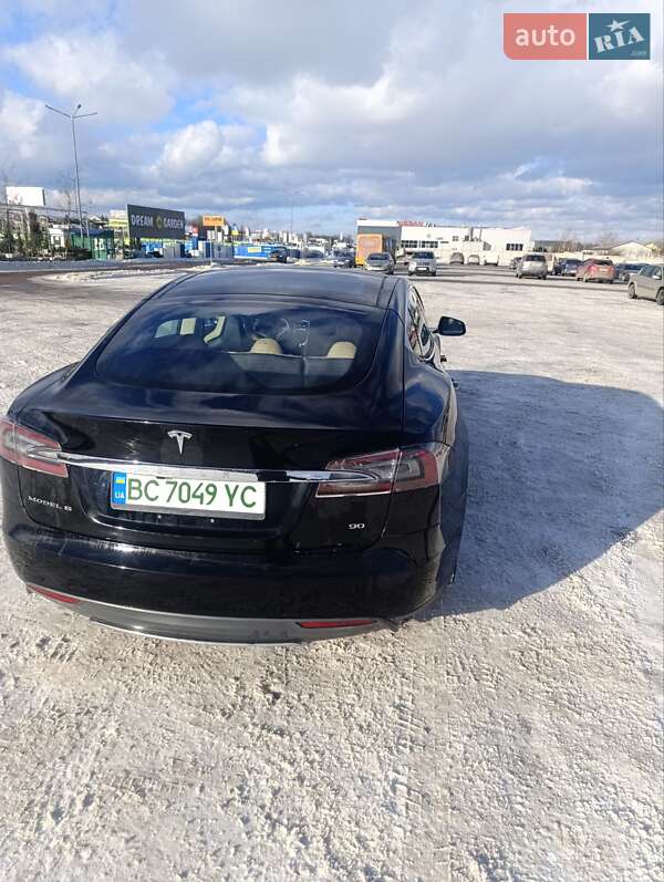 Tesla Model S 2013