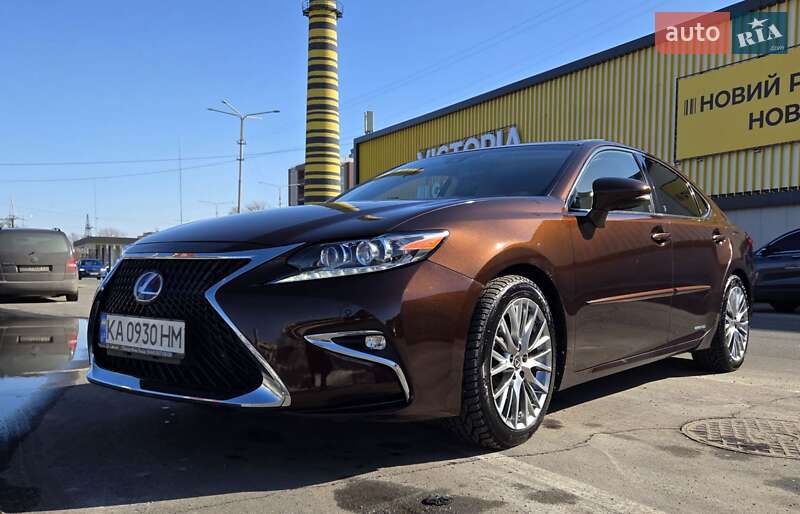 Lexus-6