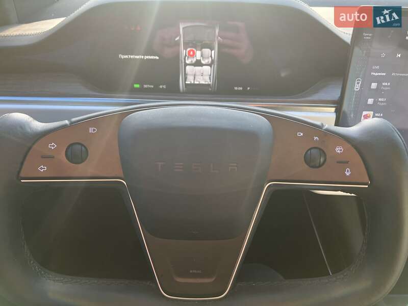 Tesla Model X 2022