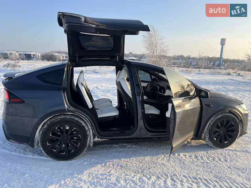 Tesla Model X 2022