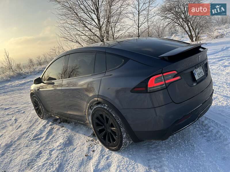 Tesla Model X 2022
