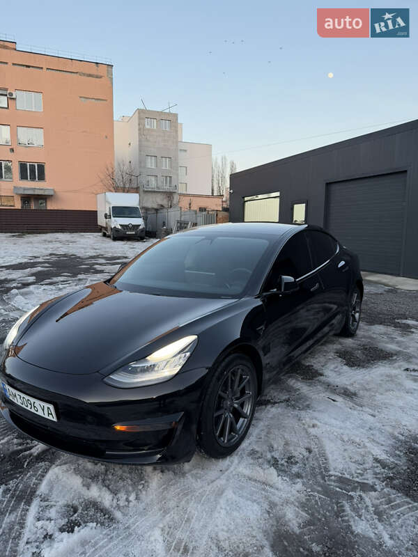Tesla Model 3 2020