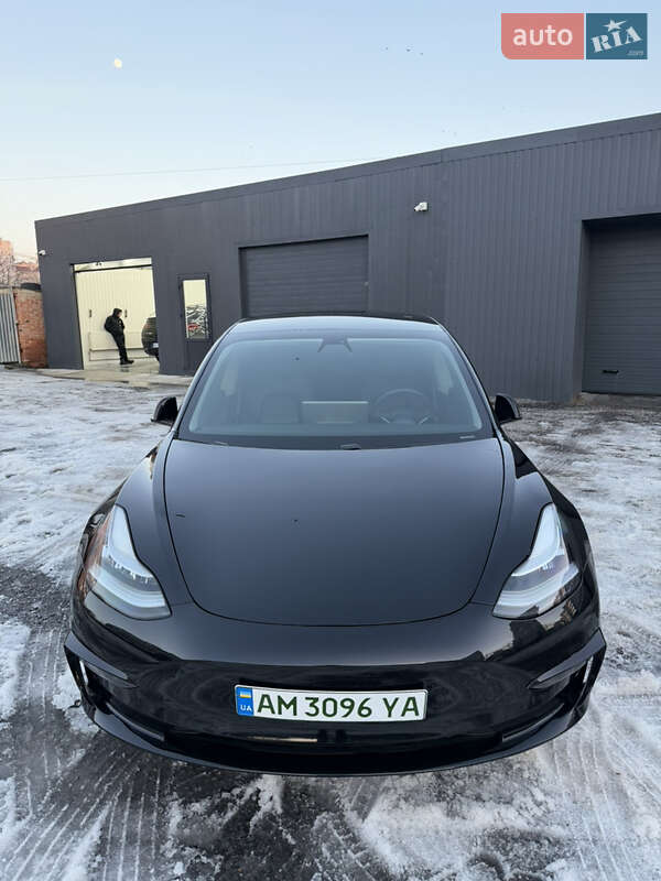 Tesla Model 3 2020