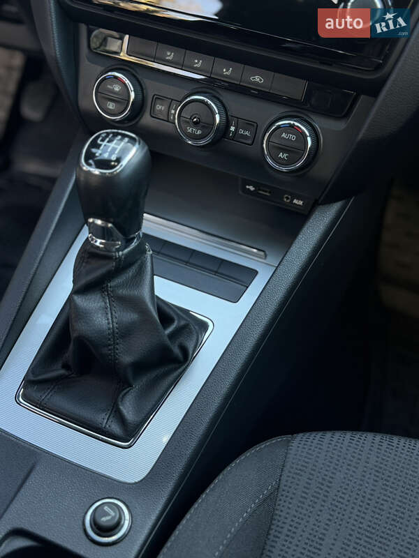 Skoda-102
