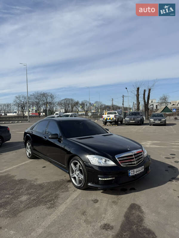 Mercedes-Benz S-Class 2010