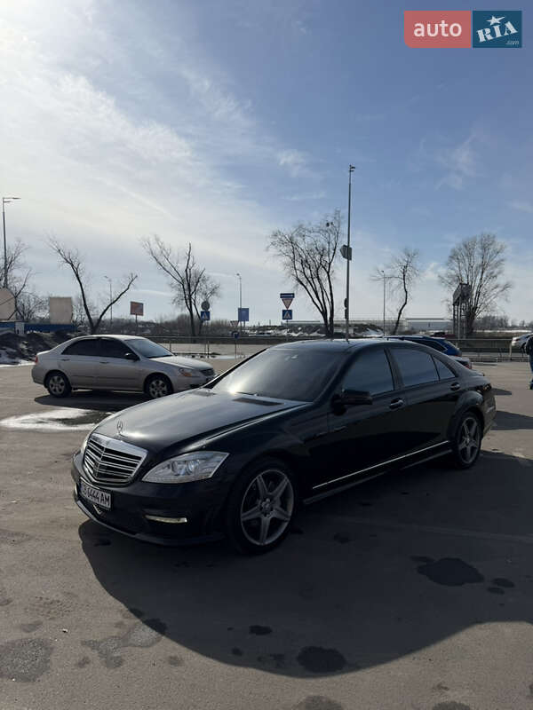 Mercedes-Benz S-Class 2010