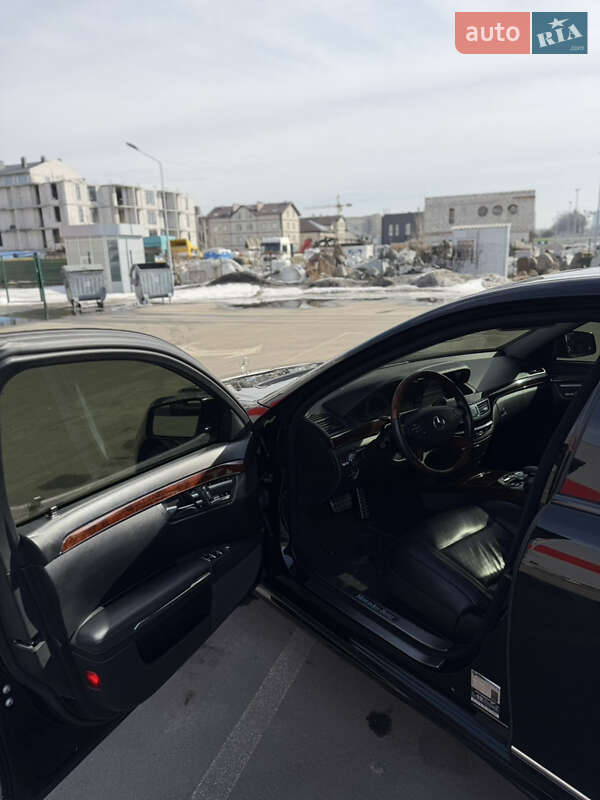 Mercedes-Benz S-Class 2010