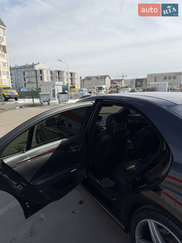 Mercedes-Benz S-Class 2010