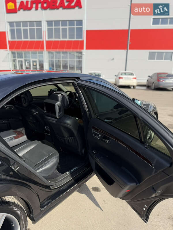 Mercedes-Benz S-Class 2010