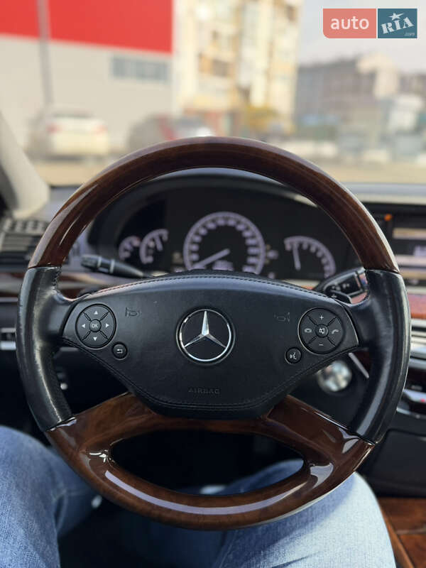 Mercedes-Benz S-Class 2010