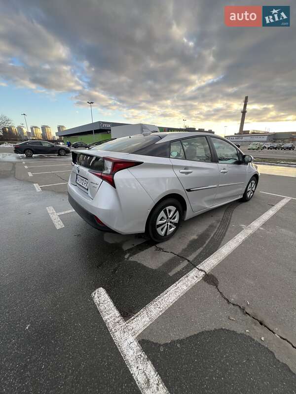 Toyota Prius 2021