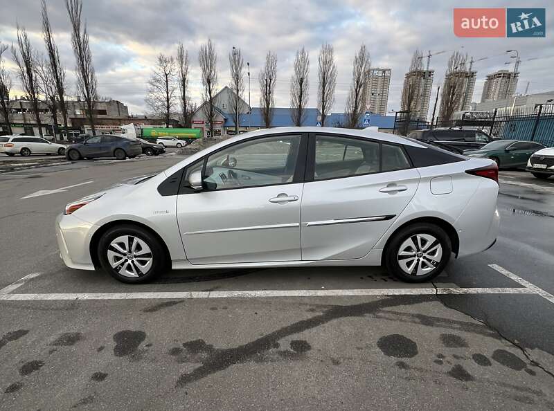 Toyota Prius 2021