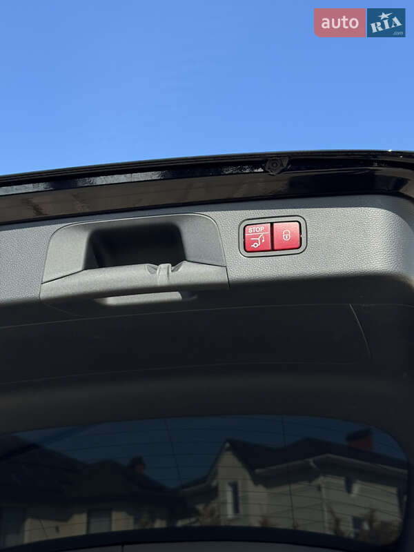 Mercedes-Benz GLC-Class 2021