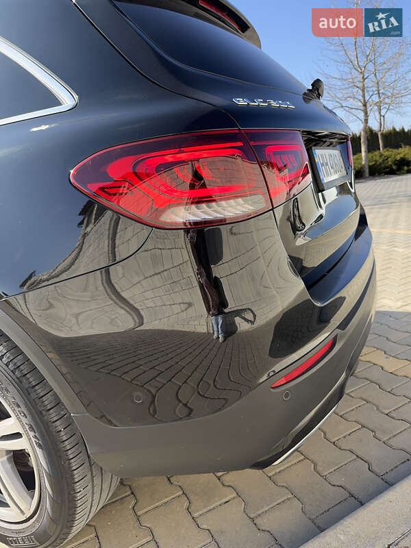 Mercedes-Benz GLC-Class 2021