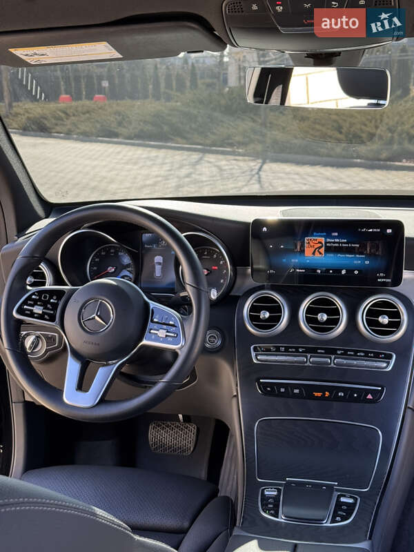 Mercedes-Benz GLC-Class 2021
