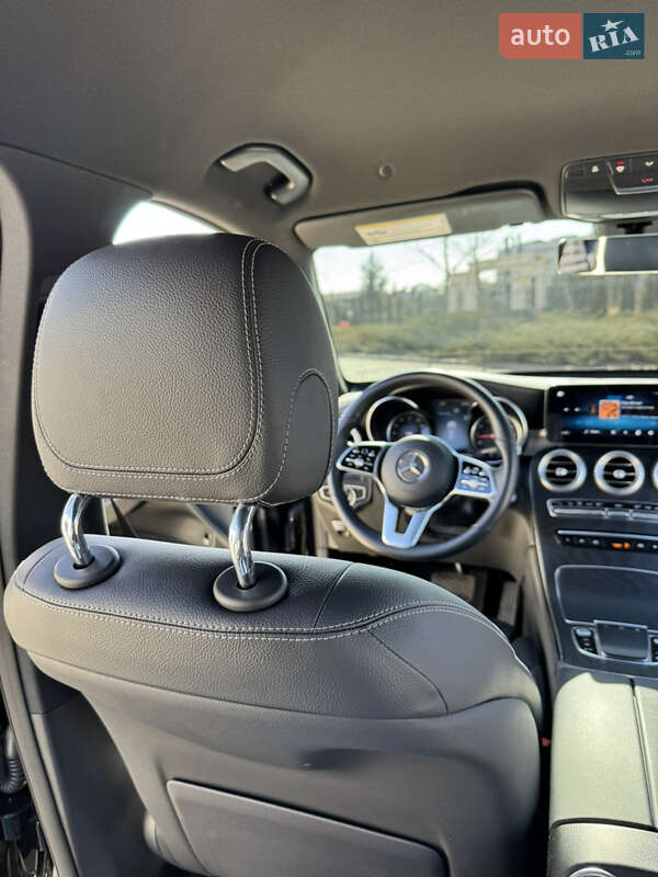 Mercedes-Benz GLC-Class 2021