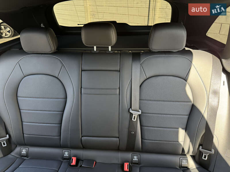 Mercedes-Benz GLC-Class 2021