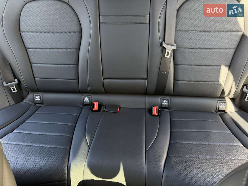 Mercedes-Benz GLC-Class 2021