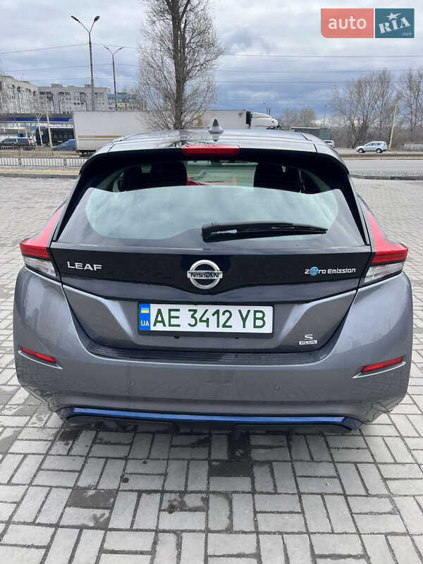 Nissan-9