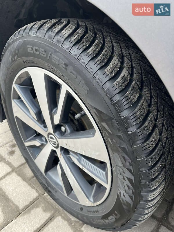 Nissan-15