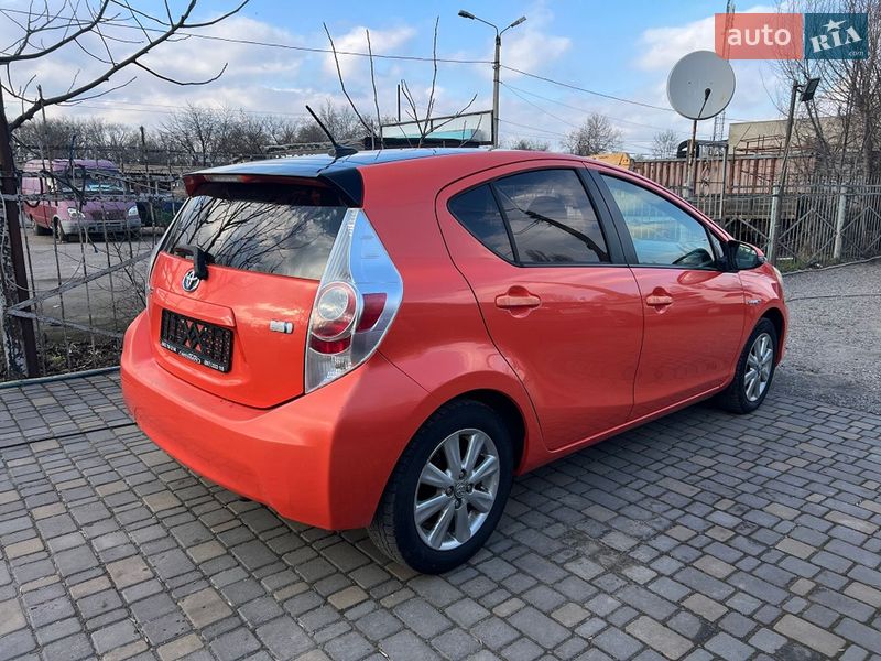 Toyota Prius C 2014