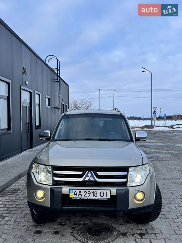 Mitsubishi Pajero Wagon 2008