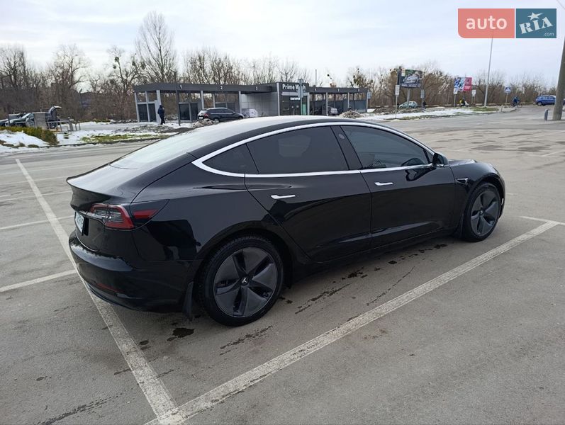 Tesla Model 3 2019