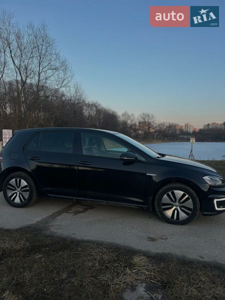 Volkswagen e-Golf 2015