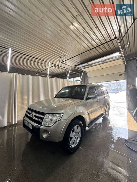 Mitsubishi Pajero Wagon 2008