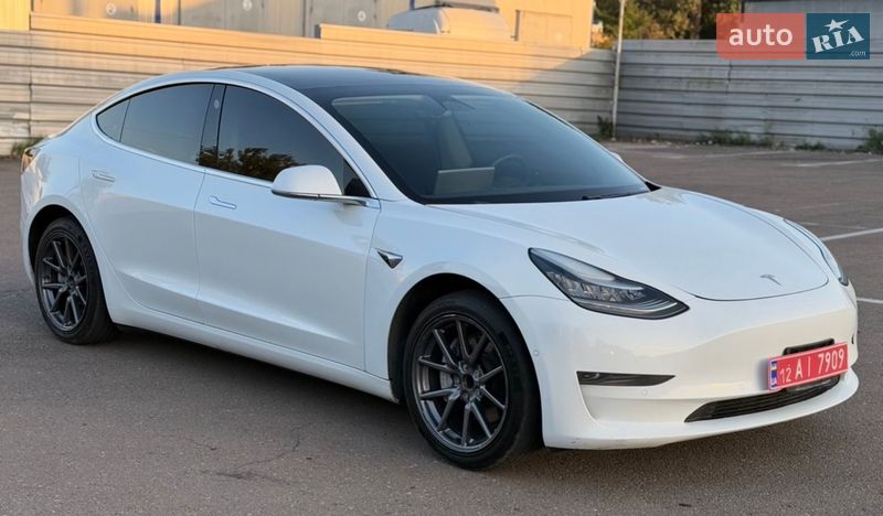 Tesla Model 3 2020