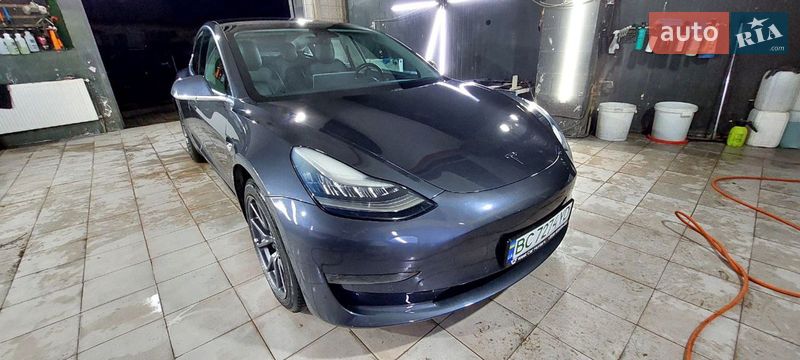 Tesla-3