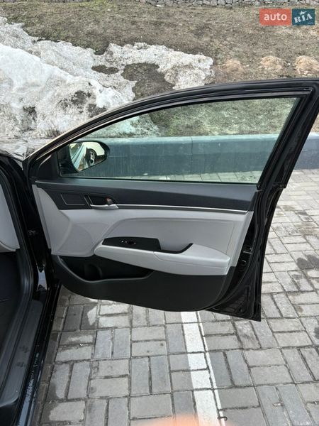 Hyundai Elantra 2018