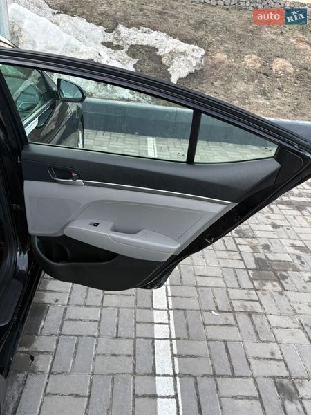 Hyundai Elantra 2018