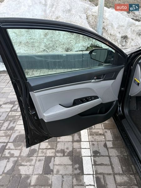 Hyundai Elantra 2018