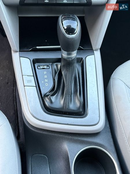 Hyundai Elantra 2018