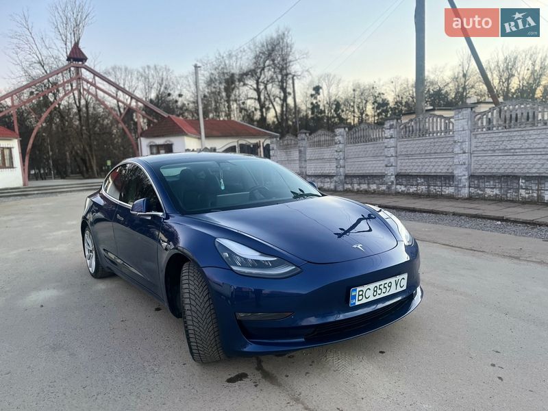 Tesla Model 3 2019