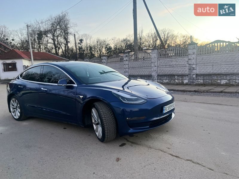 Tesla Model 3 2019